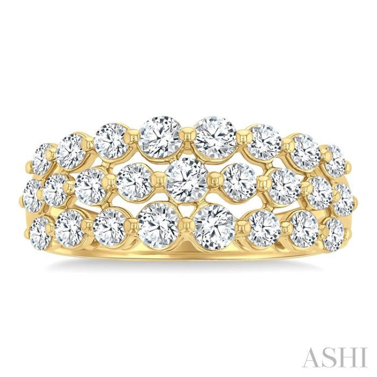1 1/2 Ctw Lattice Triple Row Round Cut Diamond Fashion Band in 14K Yellow Gold