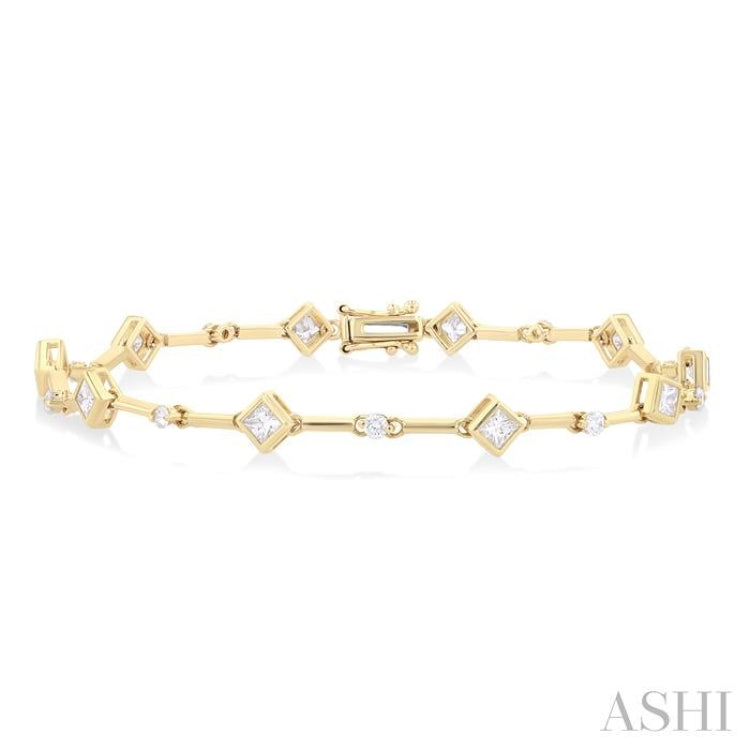 1 1/3 Ctw Bezel Set Princess and Round Cut Diamond Bar Link Bracelet in 14K Yellow Gold