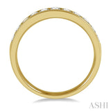 1/2 Ctw Channel Set 11 Stone Round Cut Diamond Wedding Band in 14K Yellow Gold