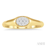 Oval Shape East-West Lovebright Essential Diamond Signet Ring
